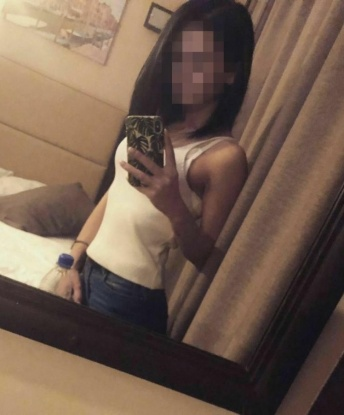 Милая и игривая блондинка откроет для тебя дверь в мир наслаждения и желания. Приезжай ко мне и ты узнаешь, что такое истинная страсть и настоящее удовольствие. 15594, 18 лет